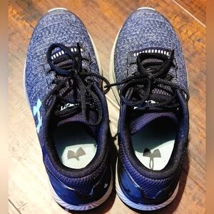 Under Armour size 5.5